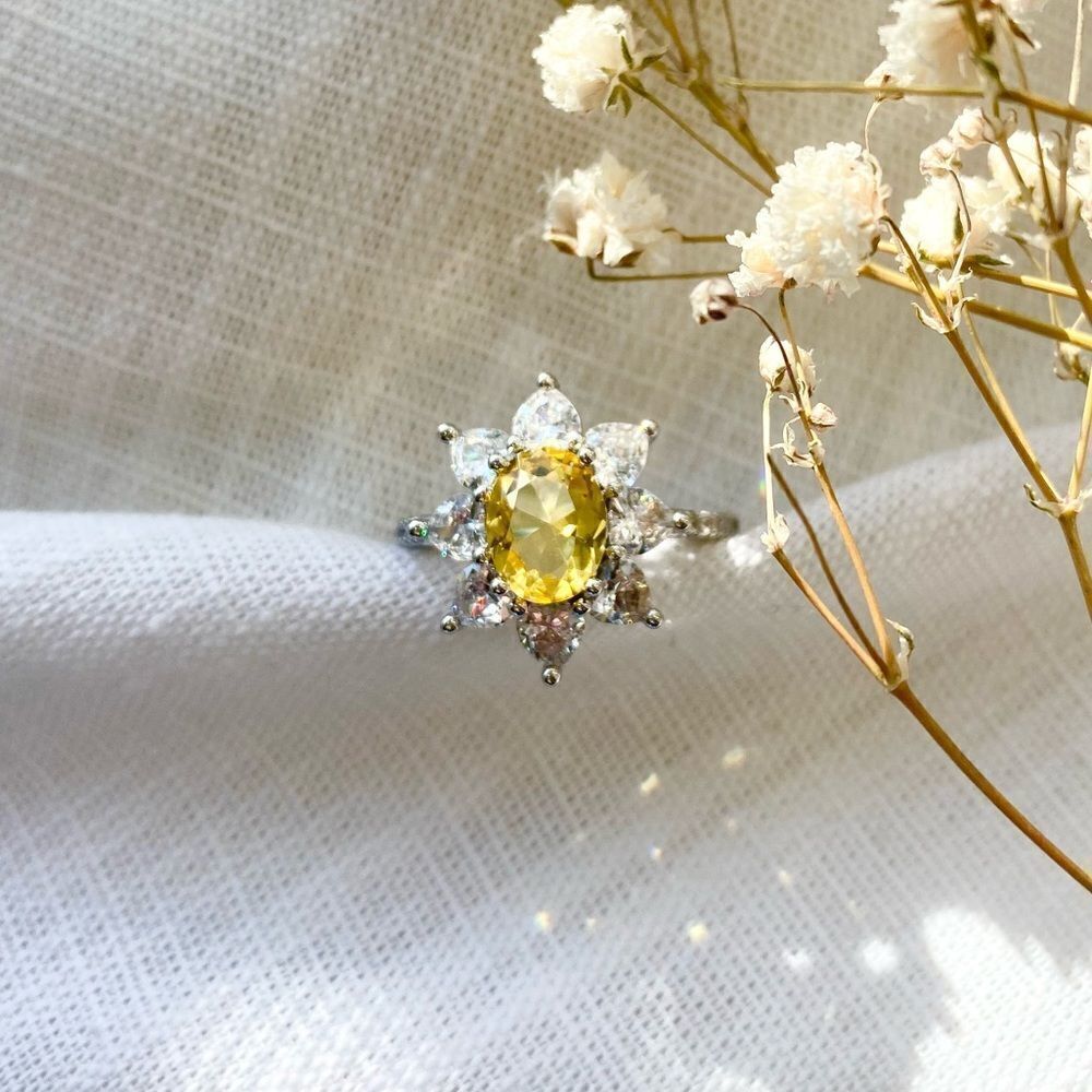 Stunning yellow canary ring